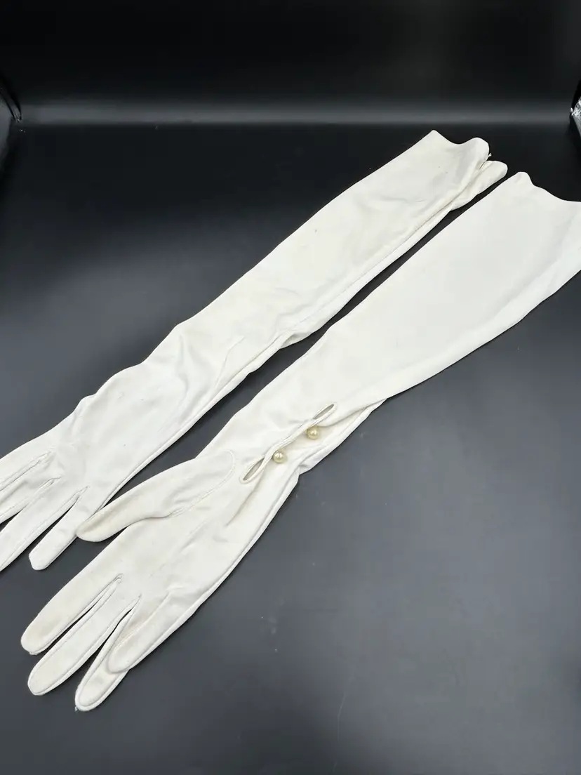 Vintage Long Opera Ivory Colored Wear Right USA Nylon Gloves With Pearl Button