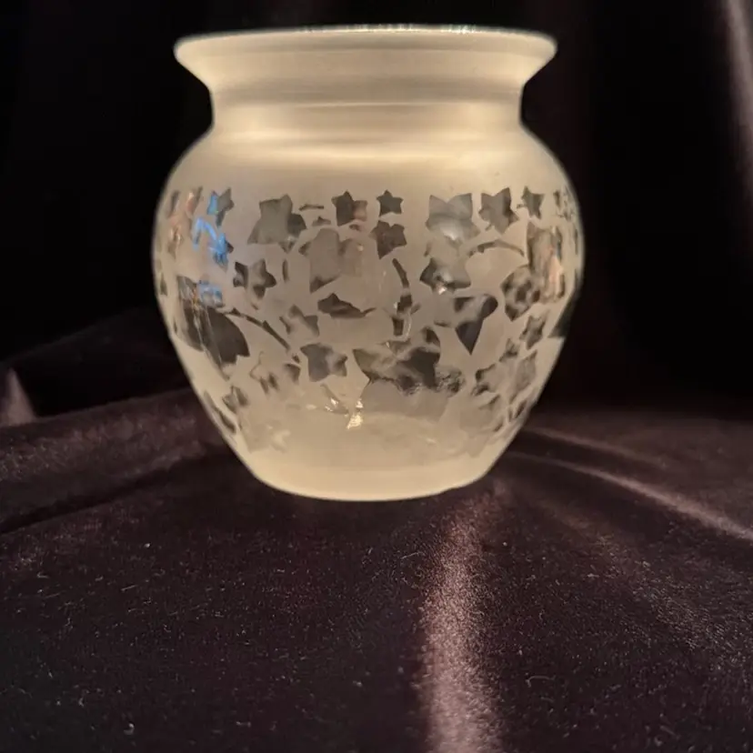 Frosted & Clear glass candle votive with ivy leaf designs
