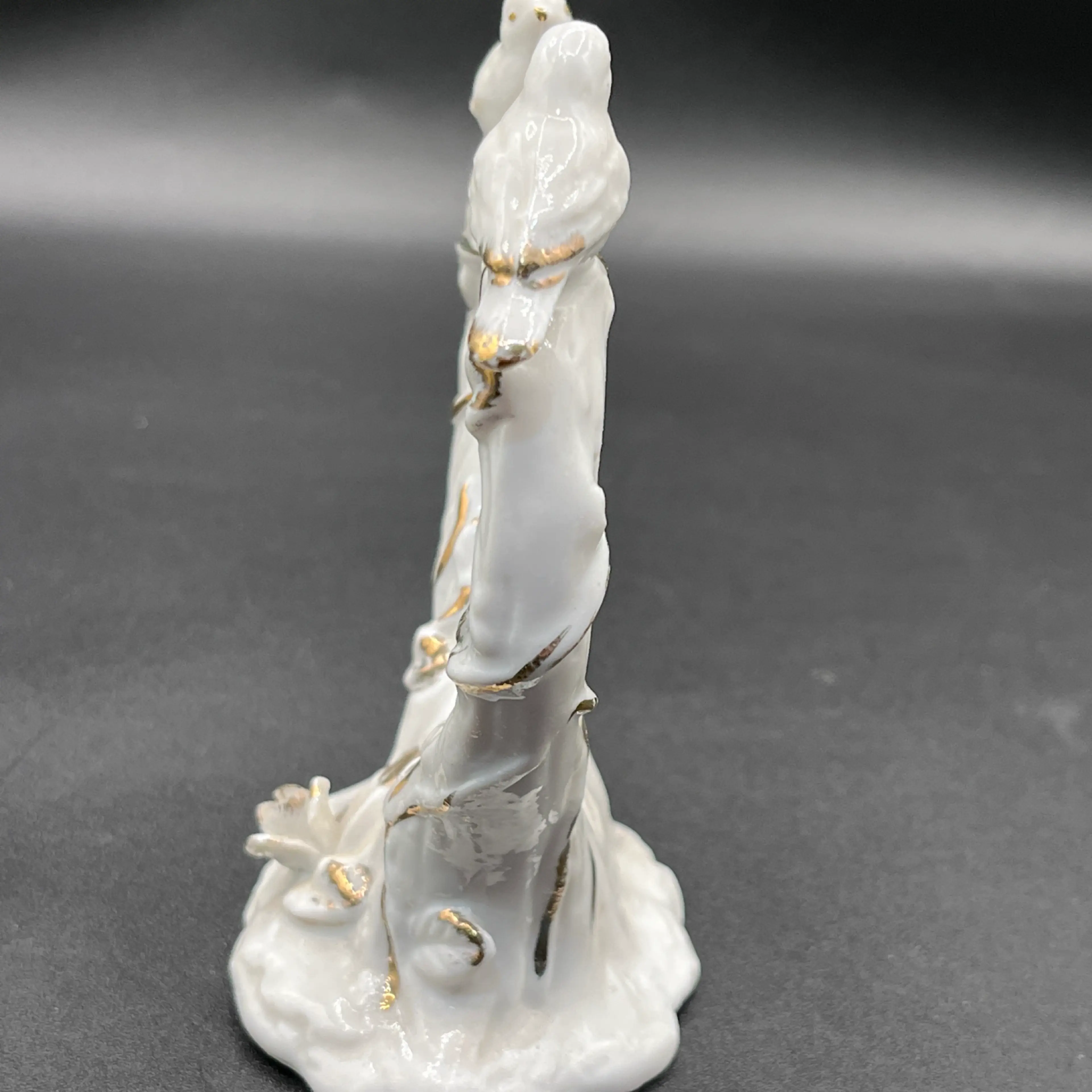 Image 4 of 8
