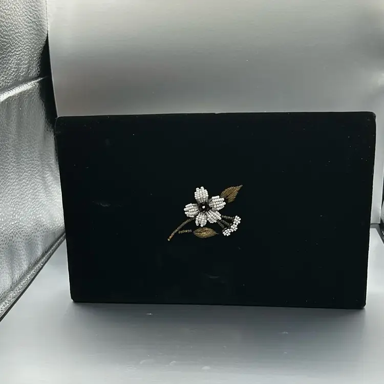 47 Vintage Torii Tokyo Beaded And Embroidered Ladies Velvet Evening Clutch