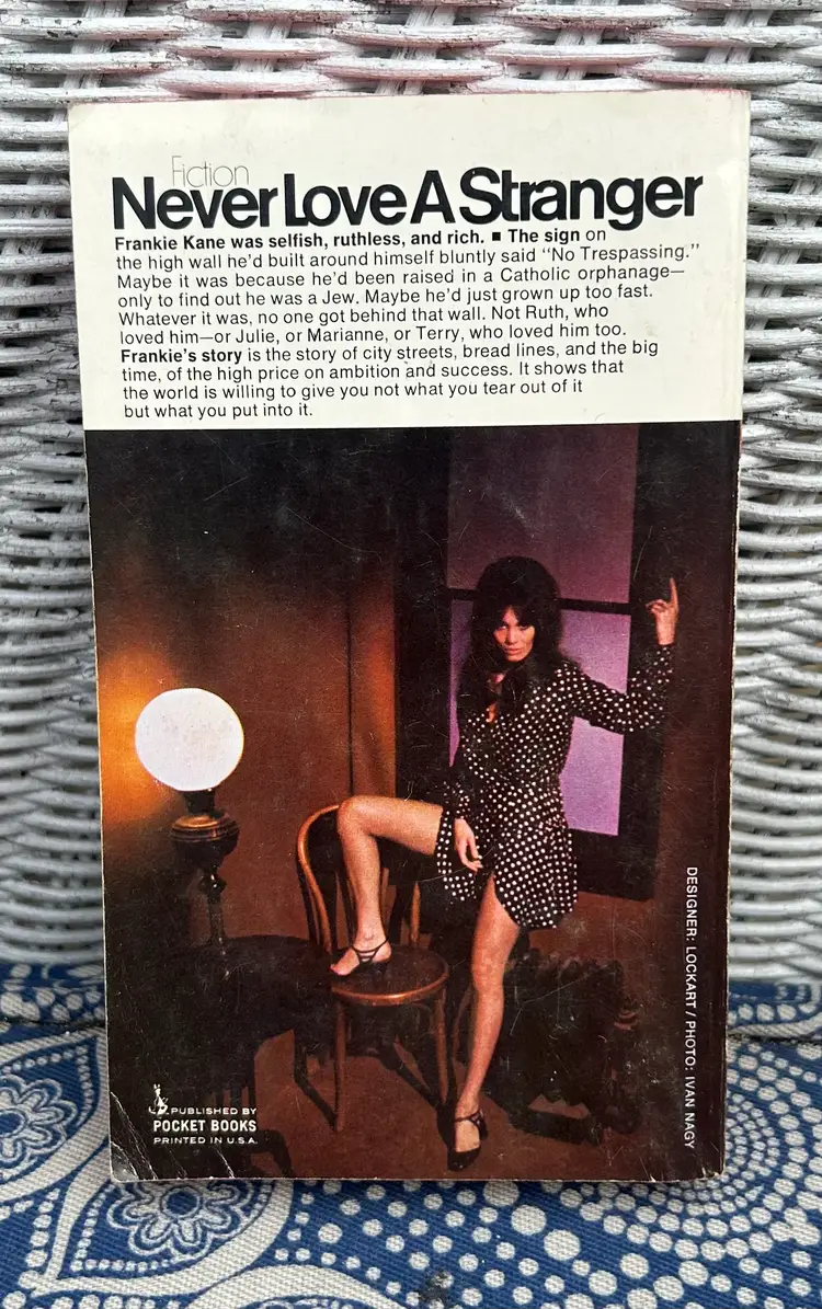 Vintage 'Never Love a Stranger' Harold Robbins Paperback Book 1970 Pocket Books