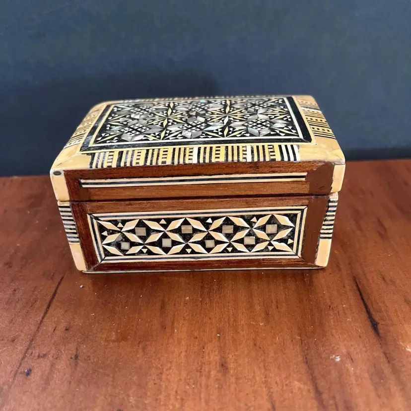 Wood and Shell Inlay Hinged Trinket Box
