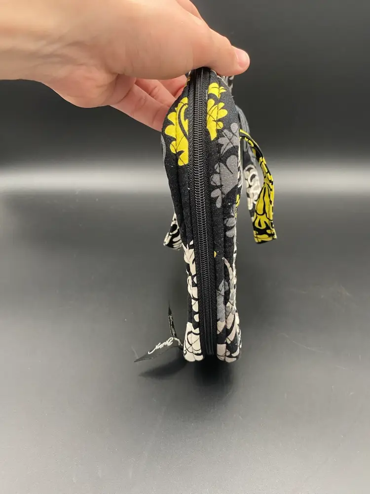 Vera Bradley Retired Baroque Quilted Floral Pattern Good Book Cover Bag