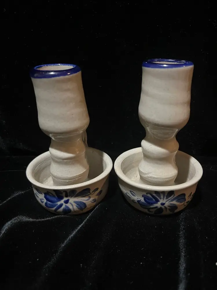 #3281 - Set 2 Colonial Williamsburg Pottery Candlestick Holders