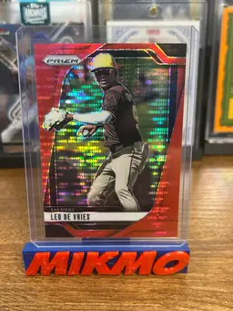 Leo De Vries Prizm Red Pulsar /399 Athletics Padres