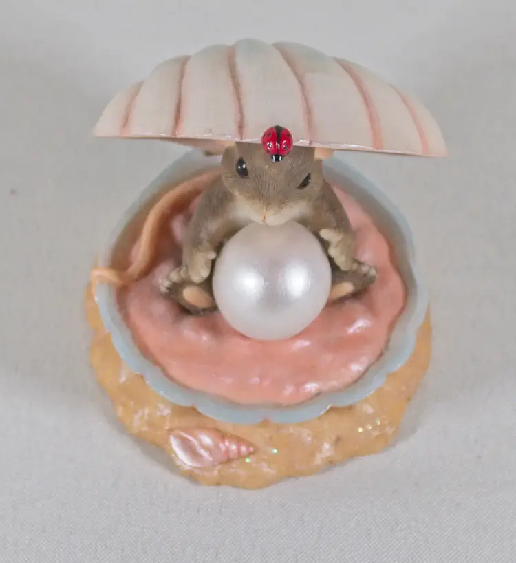 Fitz&Floyd Charming Tales "You're My Treasure" Figurine Mouse Pearl Shell  3.25" Tall