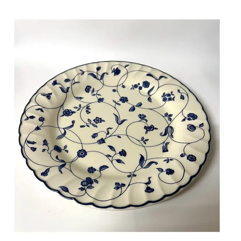 Staffordshire Tableware 'Oakwood' Cream Scalloped Edges Dinner Plate Blue Vine Floral Pattern 10 in Diameter