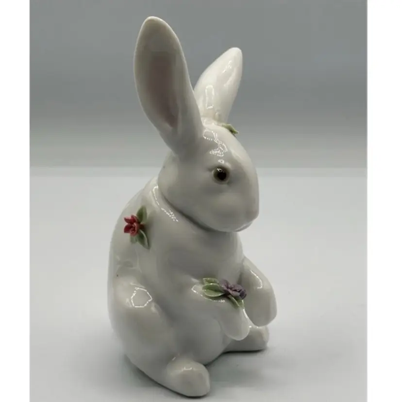 LLadro Sitting Bunny Rabbit 5907 White Glossy Porcelain Figurine READ👇