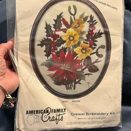 American Family Crafts VTG Crewel Embroidery kit Unused And Unopened