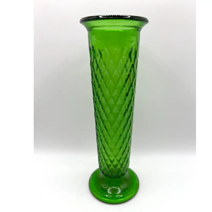 E.O. Brody USA Emerald Green Glass Diamond Pattern Bud Vase 8 in Height