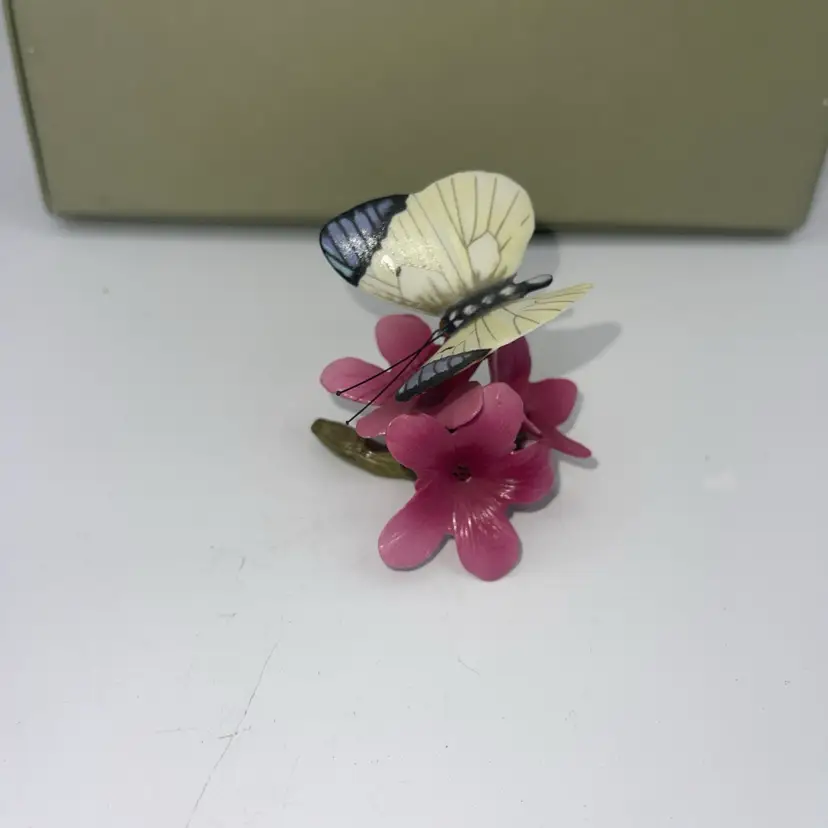 Franklin Mint Butterflies of the World QUEEN PURPLE TIP Porcelain Sculpture 1985