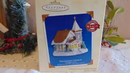 Beautiful Pre Owned 2003 Hallmark Keepsake Ornament Magic Collectors Series Fieldstone Church