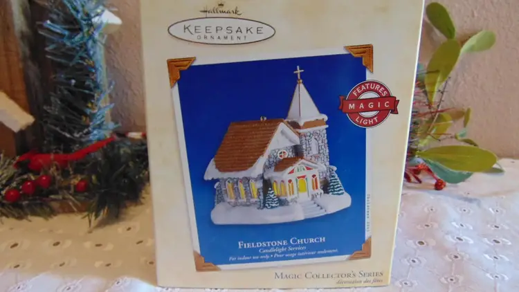 Beautiful Pre Owned 2003 Hallmark Keepsake Ornament Magic Collectors Series Fieldstone Church