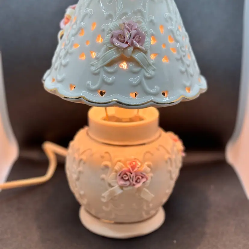 Vintage Lamp Electric Ceramic Handcrafted Victorian Style With Applied Roses, Unbranded