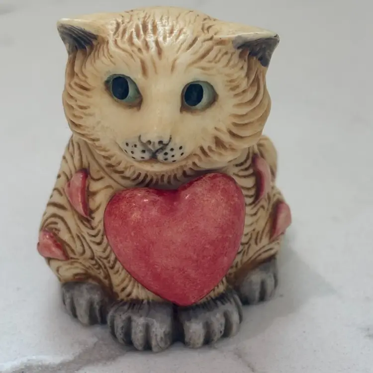 Vintage Harmony Kingdom 2001 Pot Belly “Valentino” Calendar Cat Trinket Box