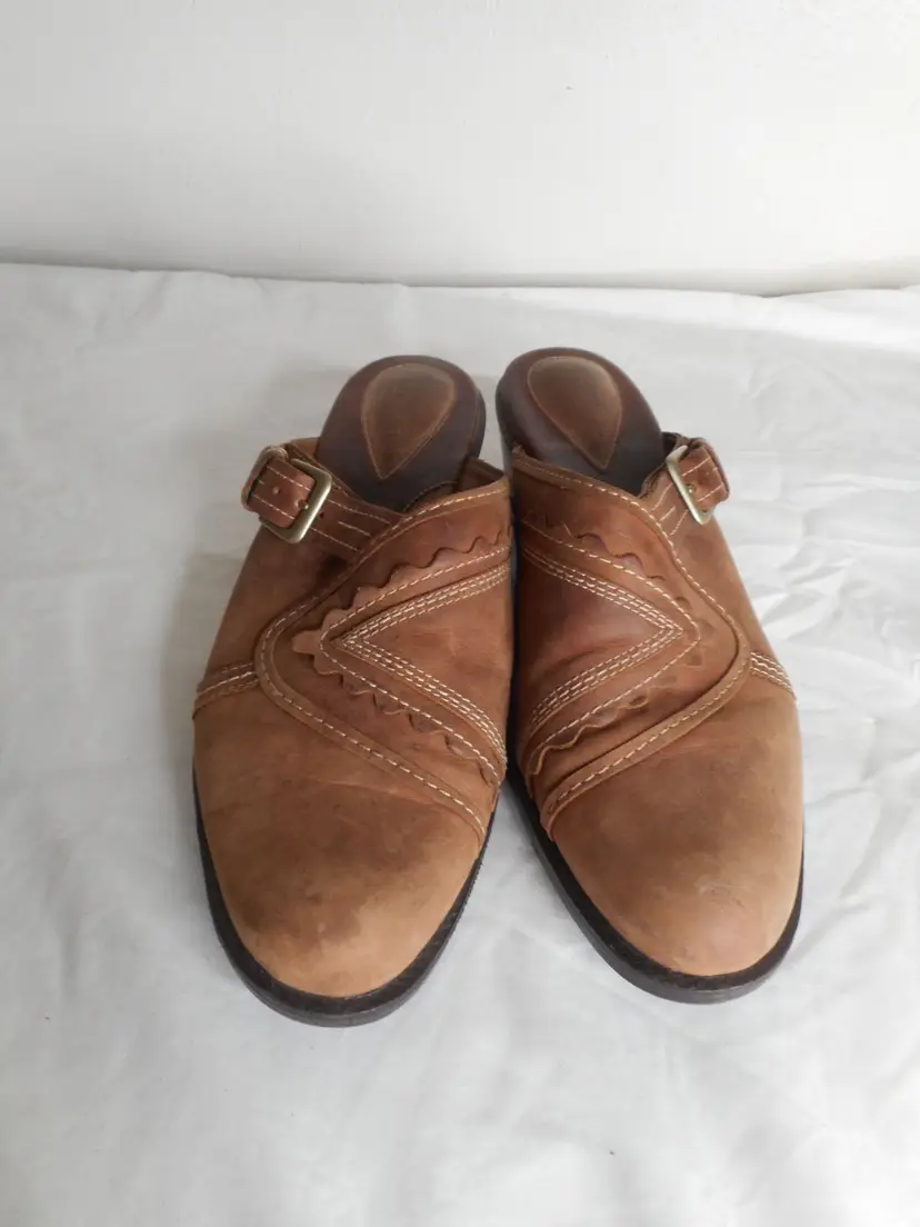 Clarks Artisan Sz 9M Brown Leather Slide Mule Shoes