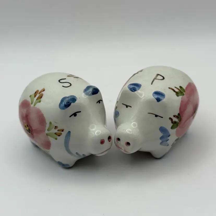 Vintage Piggy Salt And Pepper Shaker Set