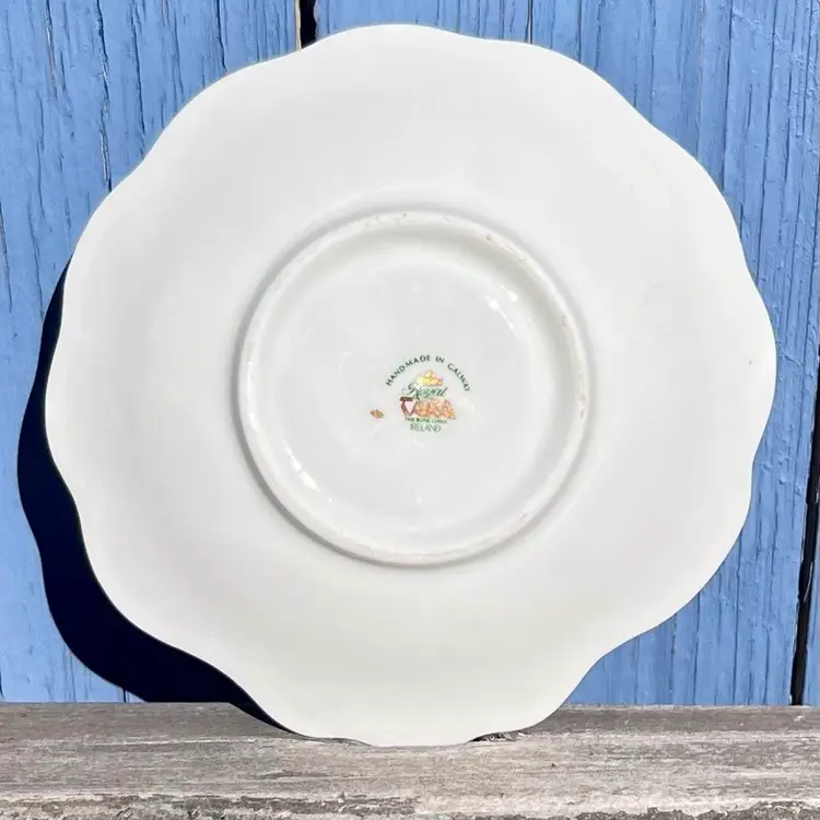 Celtic Book of Kells Scallop Shell Trinket Dish Royal Tara Ireland Bone China