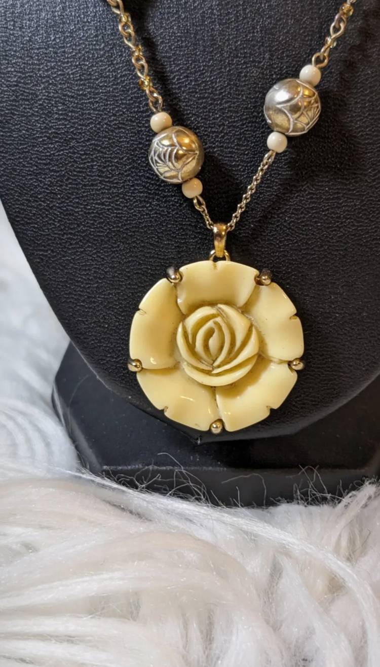 Chain Necklace Liz Claiborne Necklace 1976 Vintage Liz Claiborne