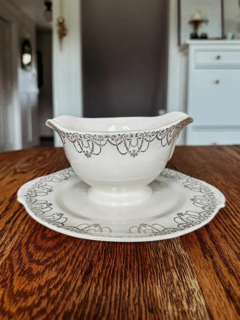 American Limoges Gravy Boat - 22K white gold