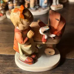 HU014. Hummel Doll Mother Figurine 67  3 Bee, Girl Praying with Baby