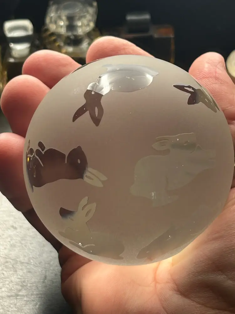 Vintage 1993 Arthur Court Etched Frosted Art Glass, Bunny, Rabbit Paperweight