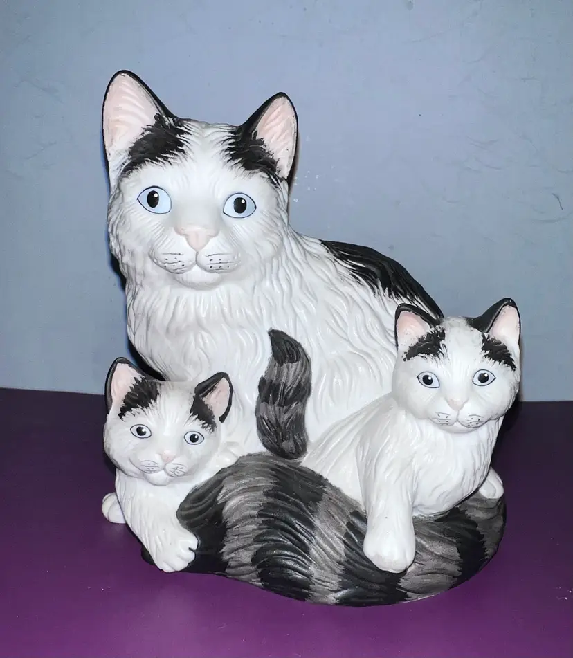 Vintage Homco Black And White Long Hair Cat With Two Kittens Figurine