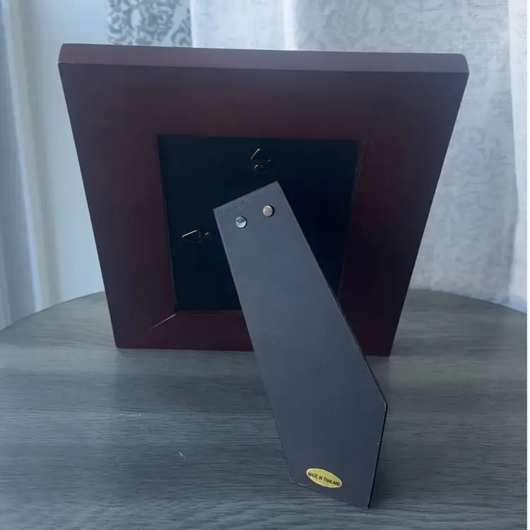 Corbel 4x6 Wooden Picture Frame With Decorative Pattern Edge - Thailand