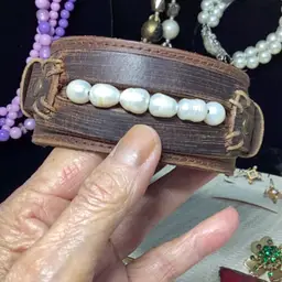 Leather& Pearls Bracelet
