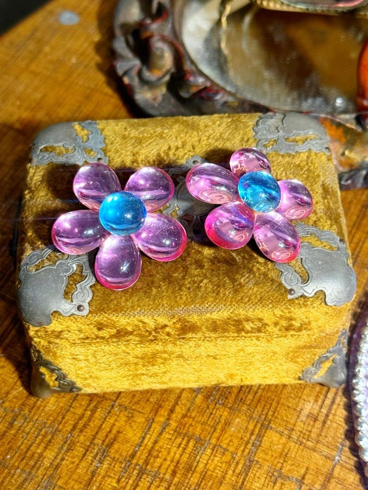 Vintage Pink And Blue Flower Clip One 1.5”
