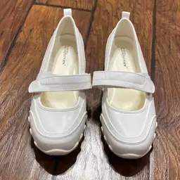 White 10.5 WW Cv Sport By Comfortview Basil Women Adjustable Straps Shoes