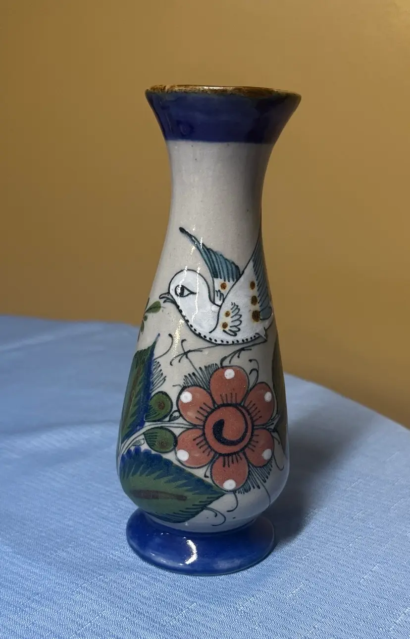 D' Casa Mexico Bird and Butterfly Art Pottery Vase Hand painted 7.75” tall