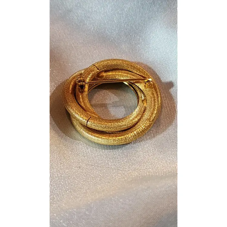 Vintage Gold Toned Sarah Coventry Circle Swirl Brooch