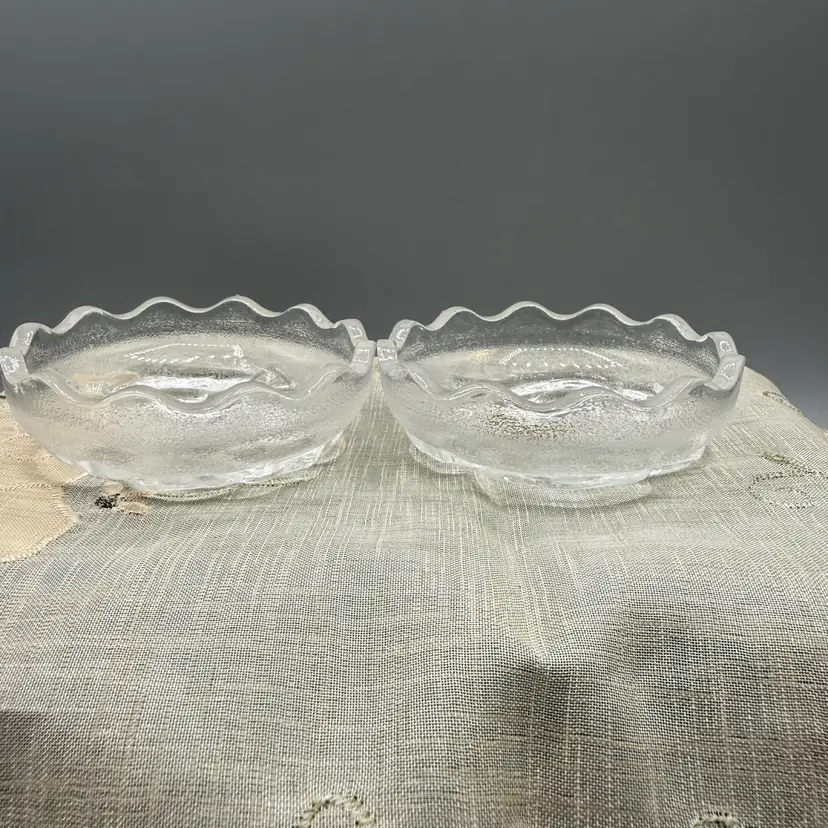 Vintage ARTMARK 24% Lead Crystal Rose Bowl/Trinket Dish | Echt Bleikristall W. Germany
3”W x 1” H