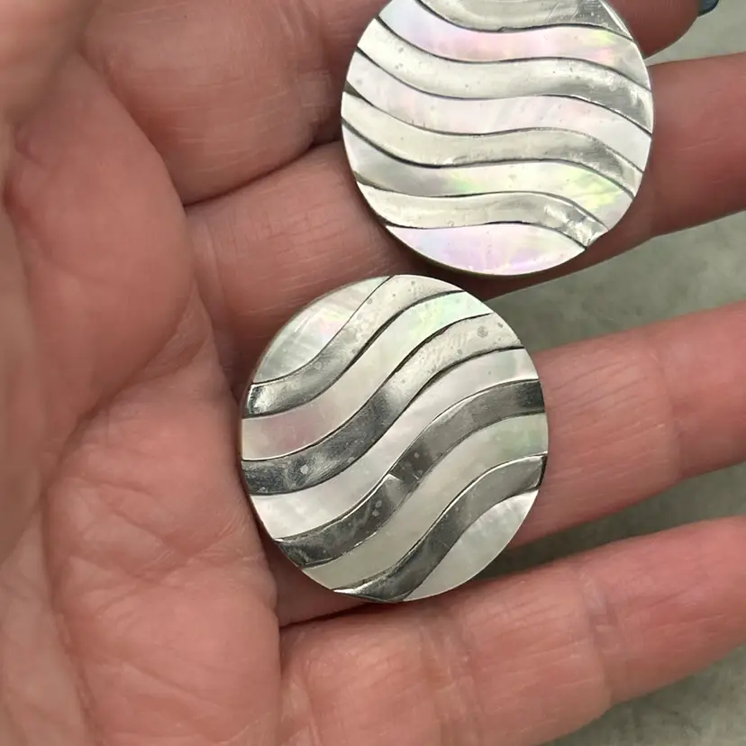 Vintage Mother of Pearl & Silvertone Wave Disc Earrings | Modernist Shell Inlay Studs