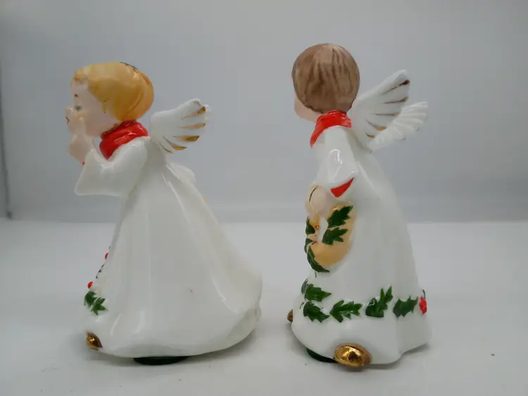 Enesco Kissing Angels Holly Wreath  Vintage 1970's Christmas Set of 2 Boy & Girl