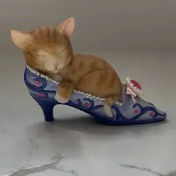 Vintage Kitty Couture Collection A Purr-Fect Fit Cat