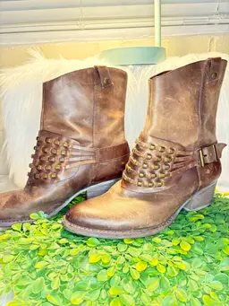 Reba Women’s Leather Brown Studded Boots Size 6.5M NWOT