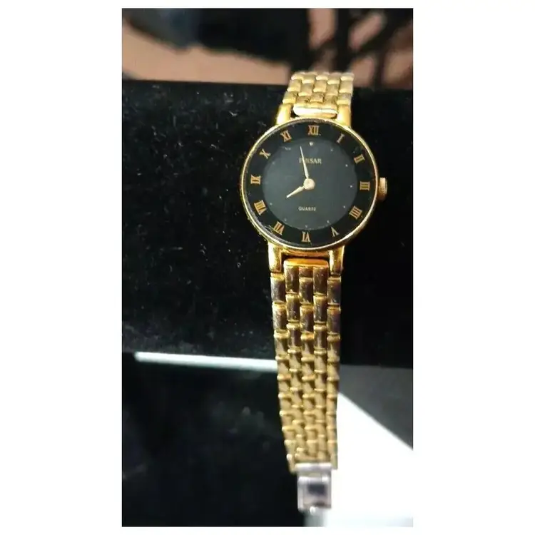 Seiko Pulsar Women's Watch Quartz Analog V400-0270 Gold Tone Bracelet Band