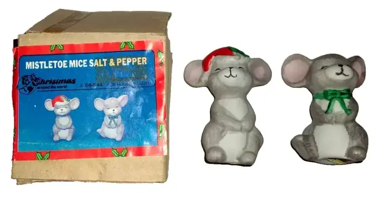 Christmas Mistletoe Mice Shakers Around World House Of Lloyd Taiwan
 2 3/4" T