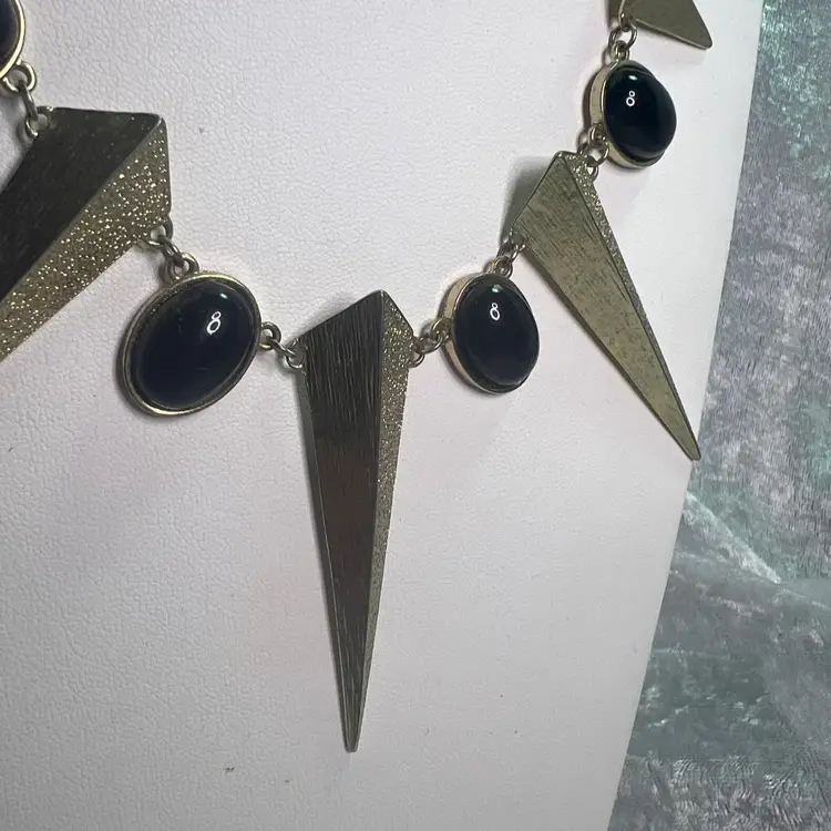 Vintage Art Deco Style Necklace Pointed Triangular Spikes and Black Stones 80s Revival
