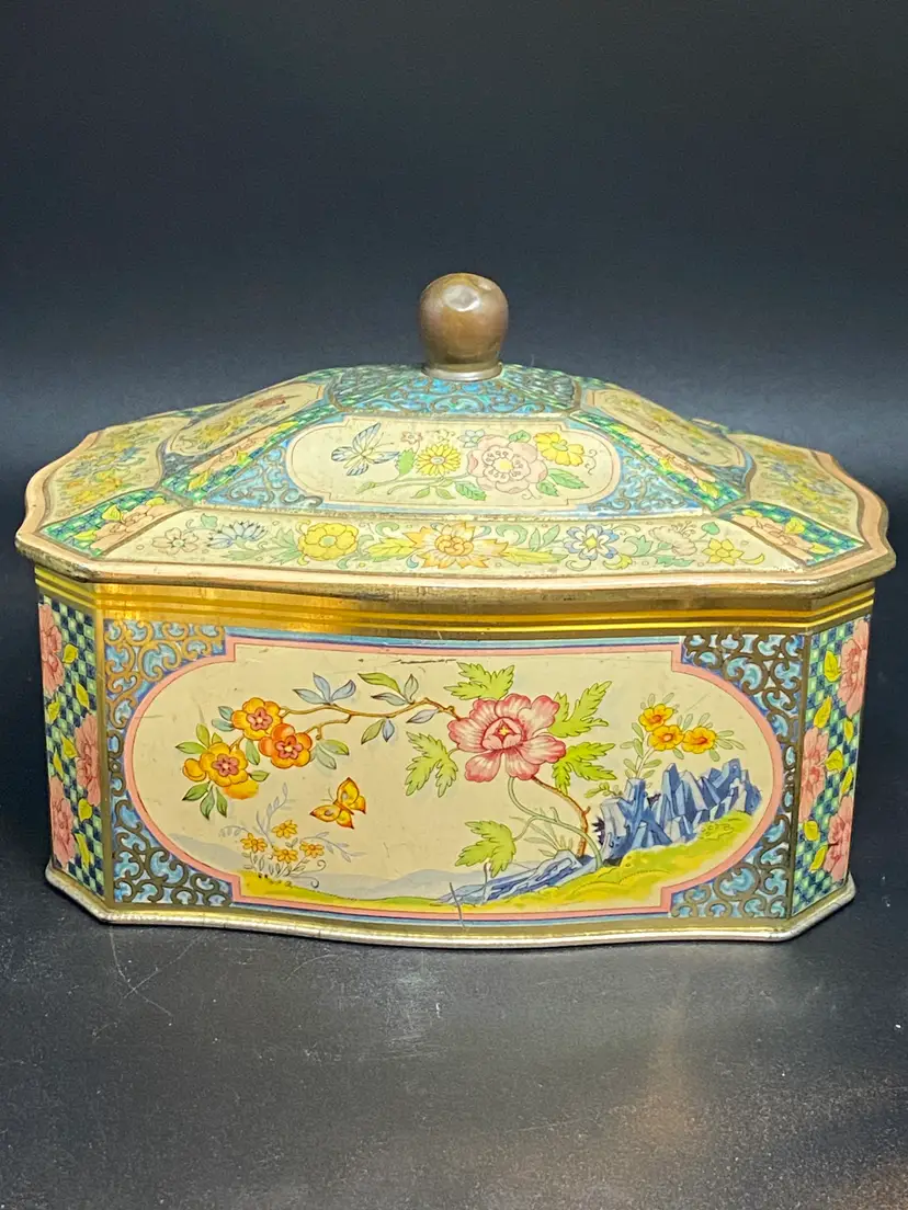 Vintage Dutch Tin, 6.5" Wide x 4.5" Tall, 4.75" Deep