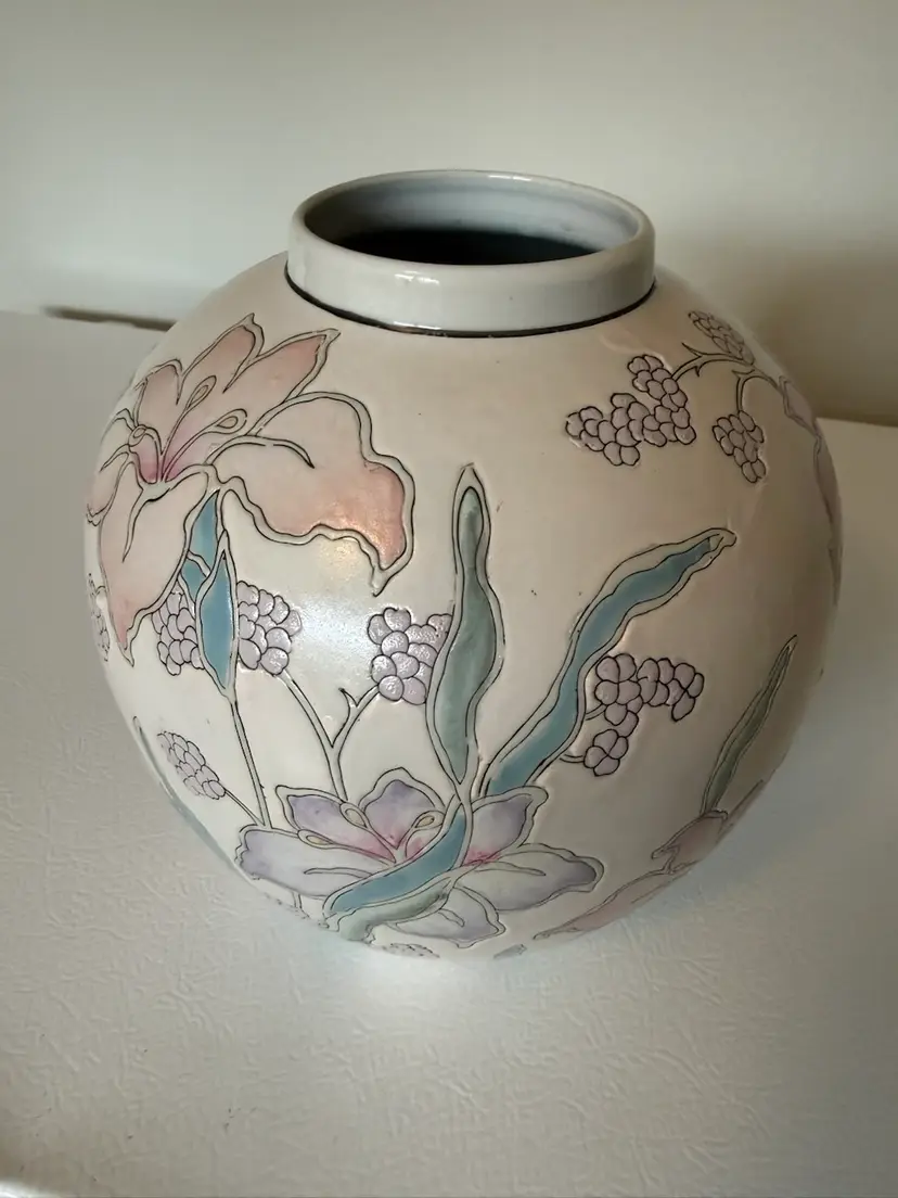 Vintage Hand Painted Pink Oriental Porcelain Vase