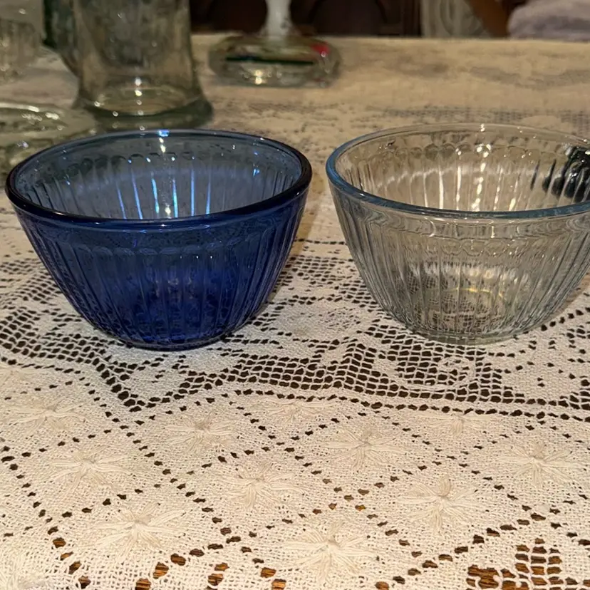Set Of 2 Pyrex Mixing Bowls