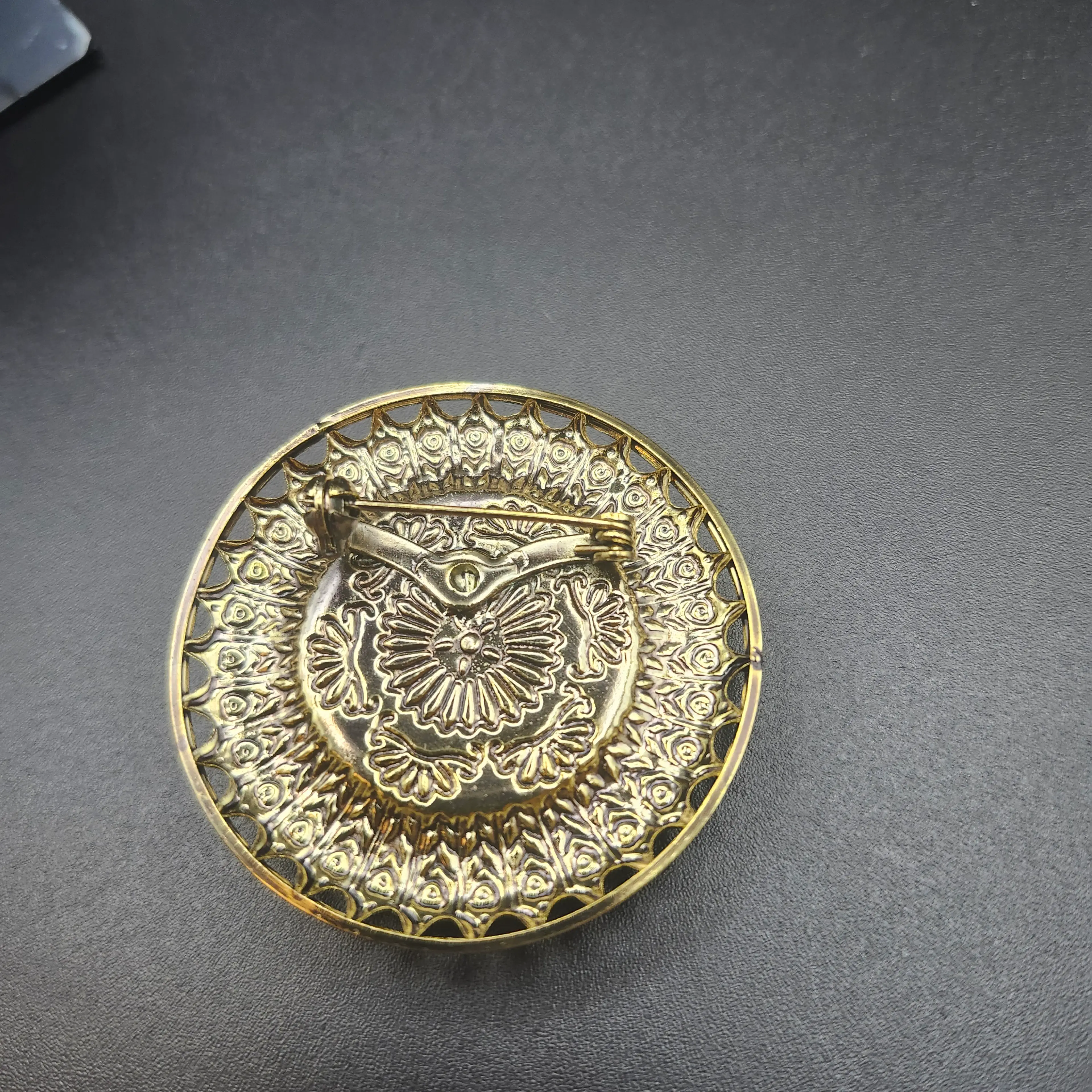 Image 4 of 6