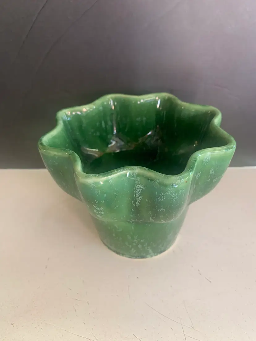 Imperial F1 U.S.A. Flower Planter Green Speckled Glaze