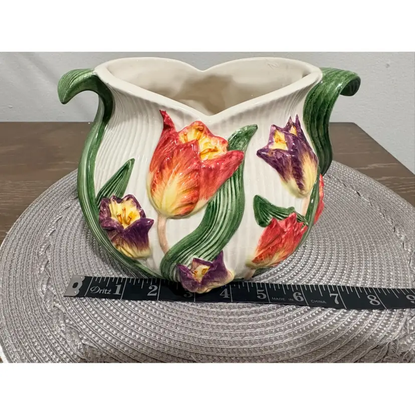 Vintage Fitz & Floyd ceramic cachepot in the Tulip Swan pattern.