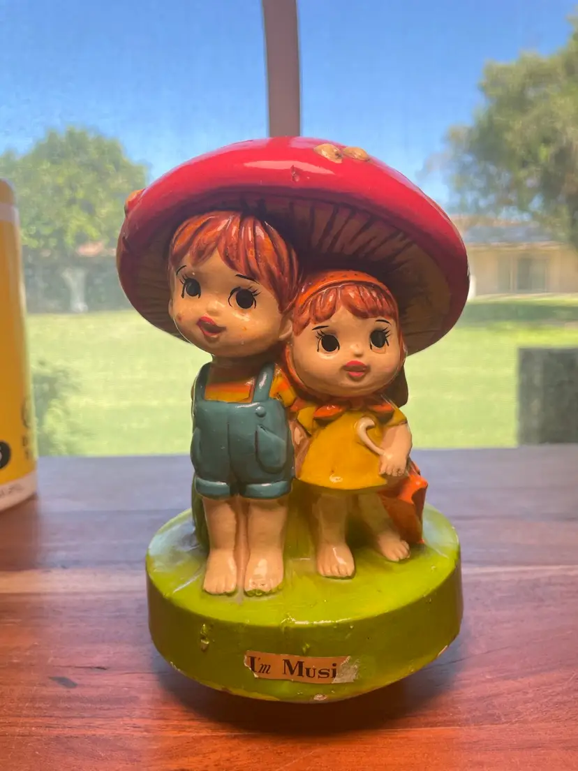 Vintage Chalk Ware Mushroom Turning Music Box