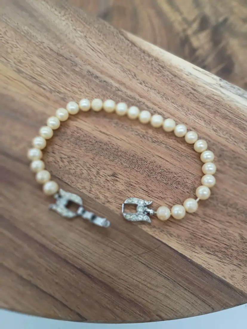 Vintage Trafari Pearl Silver Tone Rhinestone Bracelet (7 1/2 In) Buckle Closure