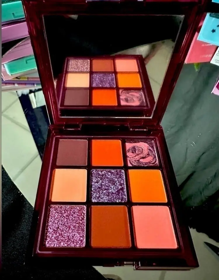 Huda Beauty Lovefest Obsessions Eyeshadow Palette